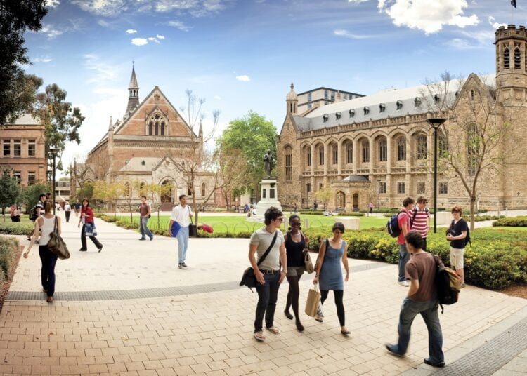 Ingin Ambil Pasca Sarjana? Yuk Intip Biaya Kuliah S2 di Australia