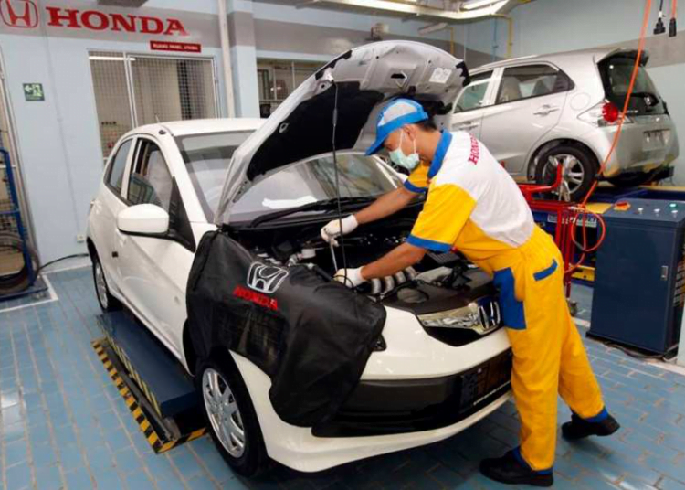 Simak Jadwal dan Rincian Biaya Service Mobil Honda di Bengkel Resmi