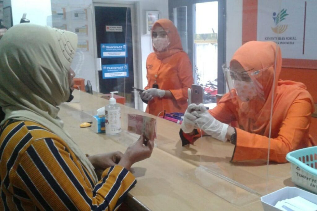 Cara Cek Bansos 300 Ribu