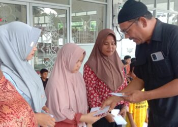 FORKOMPAS Dan Kelompok Usaha Bahruny Group Berikan Bantuan Hari Raya Idul Fitri Untuk Anak Yatim